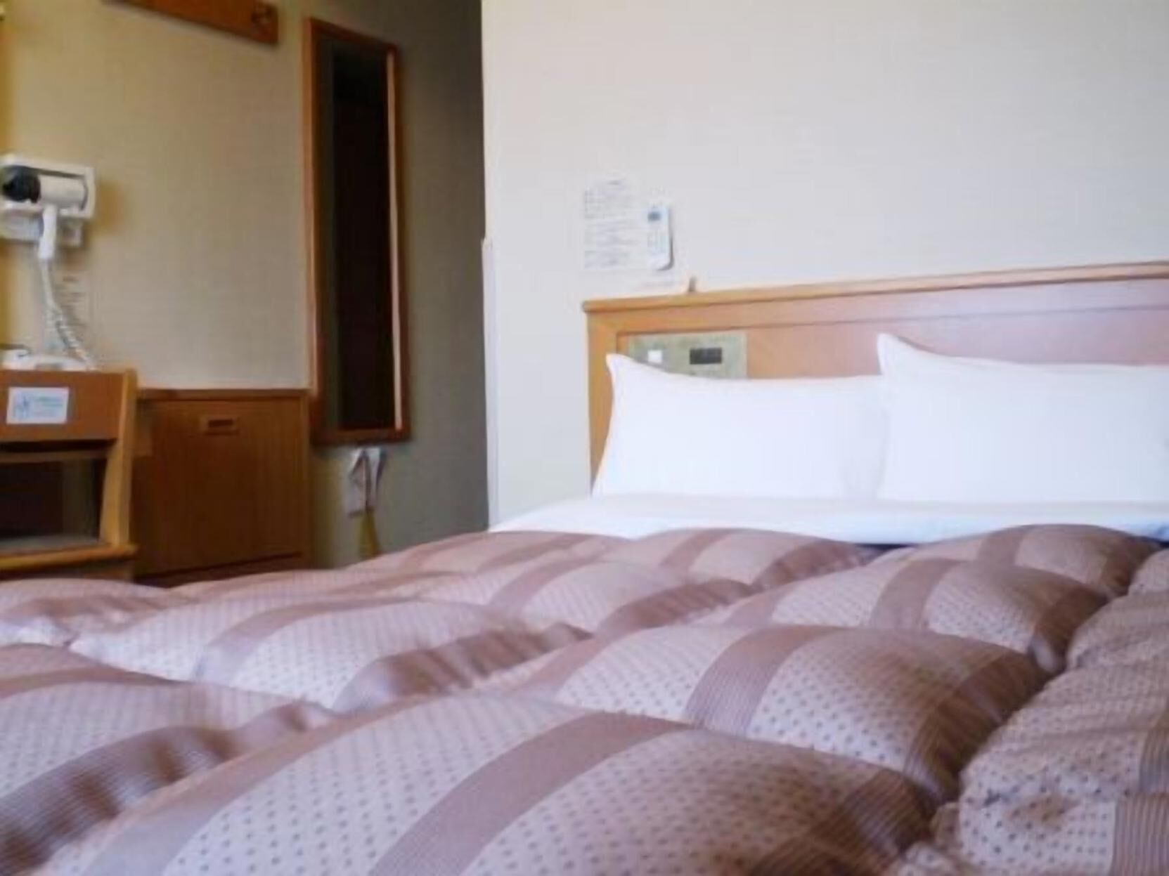 Escrivaninha, Wi-Fi de cortesia, roupa de cama