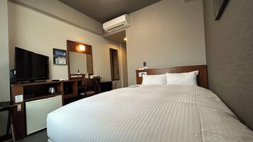 Semidouble Room, Smoking Heated Tobacco Only | Free WiFi, bed sheets