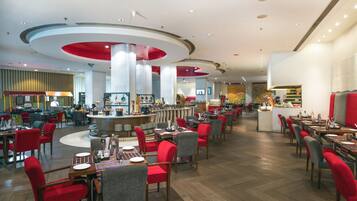 Daily buffet breakfast (INR 1000 per person)