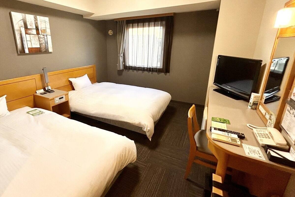 デスク、WiFi (無料)、ベッドシーツ