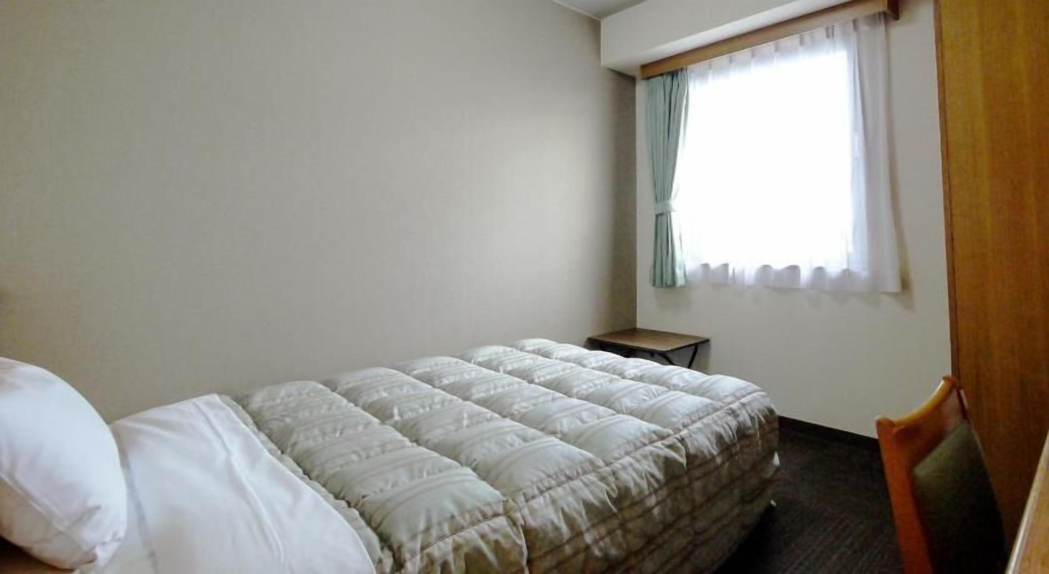 Escrivaninha, Wi-Fi de cortesia, roupa de cama
