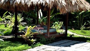 Outdoor pool - VIP Hotel Playa Negra (Puerto Viejo de Talamanca)