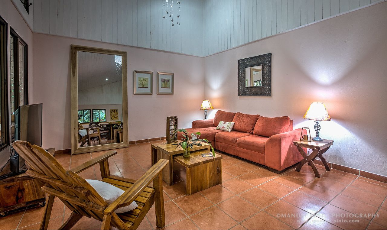 Hus - 2 sovrum | Vardagsrum | Tv och dvd-spelare