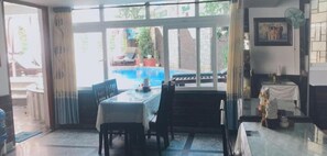 Breakfast and lunch served - Hong Thien 1 Hotel (Hue)
