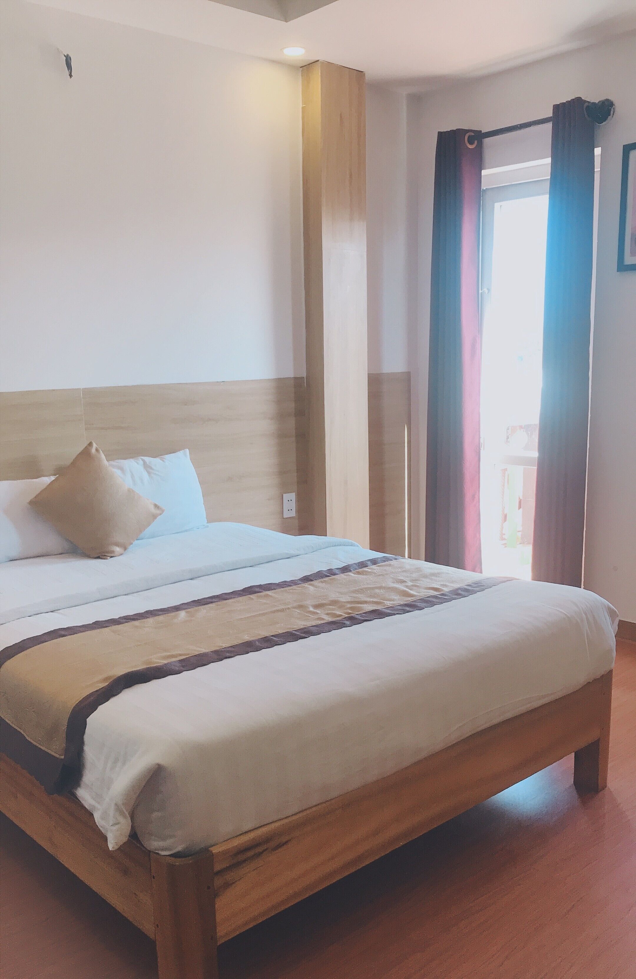 deluxe double room | pillow-top beds, minibar, in-room safe, individually decorated