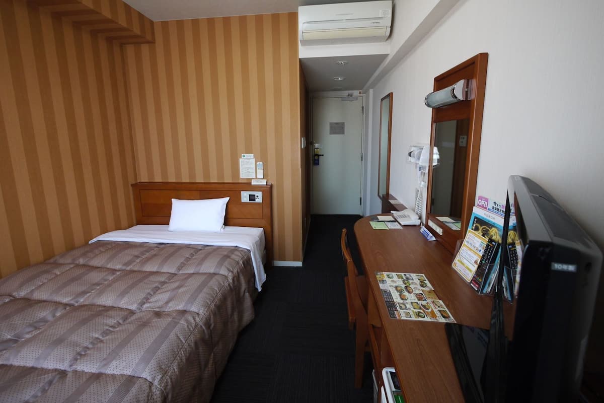 Bureau, accĂšs au Wi-Fi (inclus), literie fournie