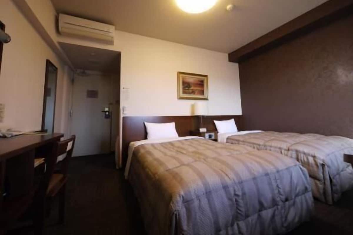 Bureau, accĂšs au Wi-Fi (inclus), literie fournie