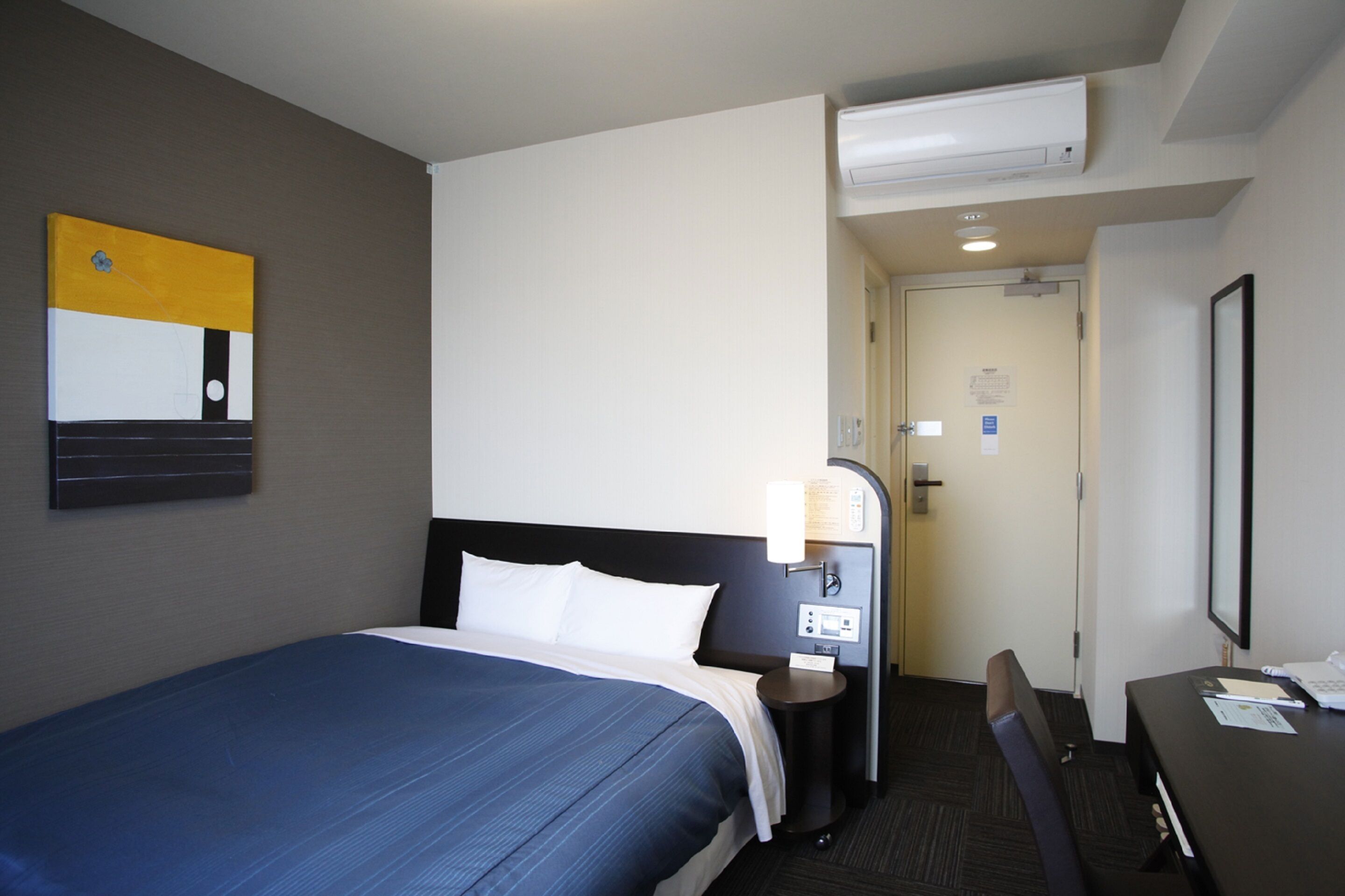 1 bedroom, desk, free wifi, bed sheets