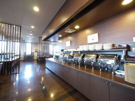 Se sirven cenas y cocina japonesa