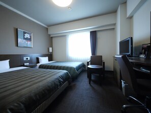 Desk, free WiFi, bed sheets - Hotel Route Inn Ishinomaki Kanan Inter (Isinomaki)