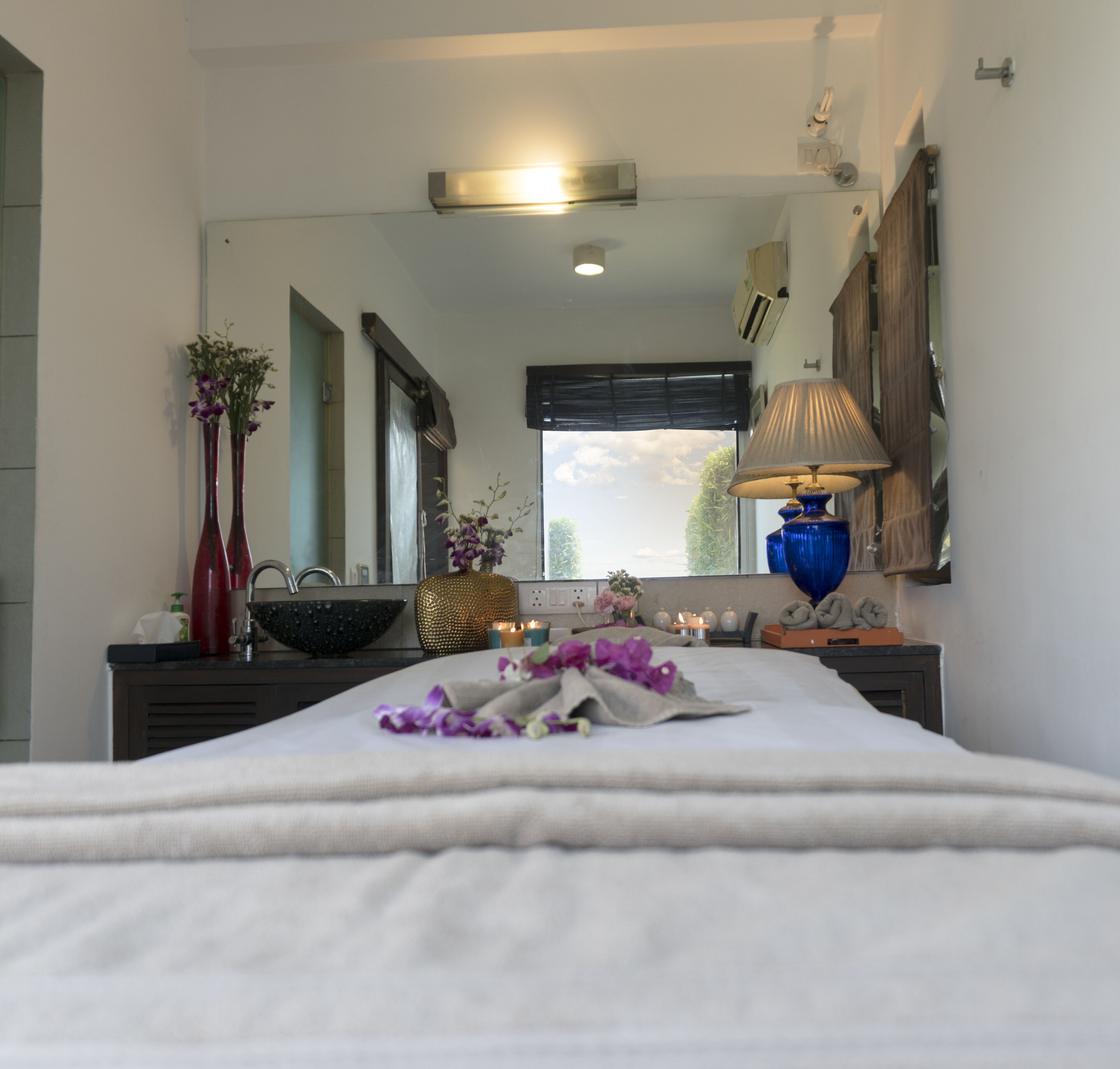 couples treatment room(s), sauna, hot tub, steam room, body treatments