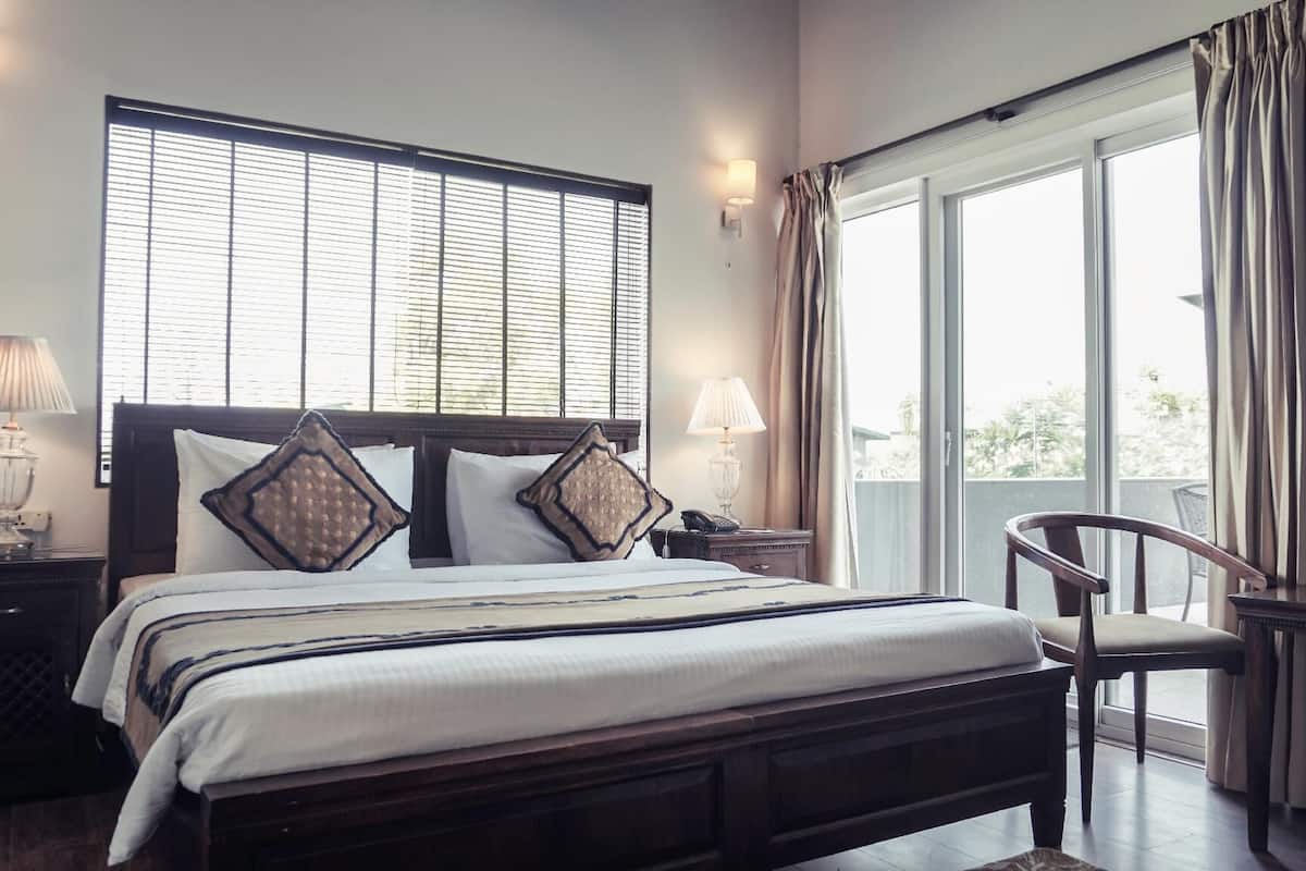 1 bedroom, premium bedding, minibar, in-room safe