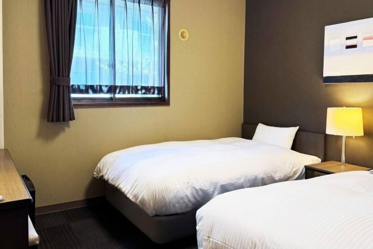 1 bedroom, desk, free WiFi, bed sheets