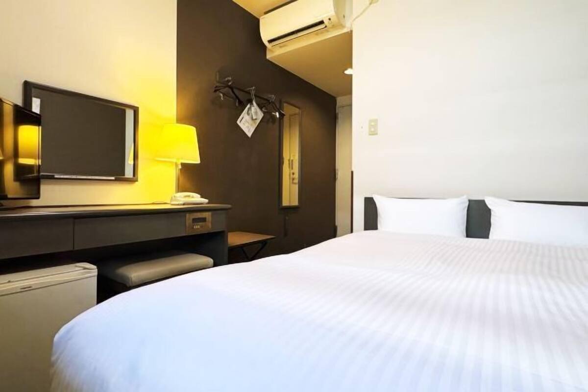 1 bedroom, desk, free WiFi, bed sheets