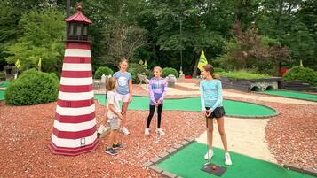 Mini-golf