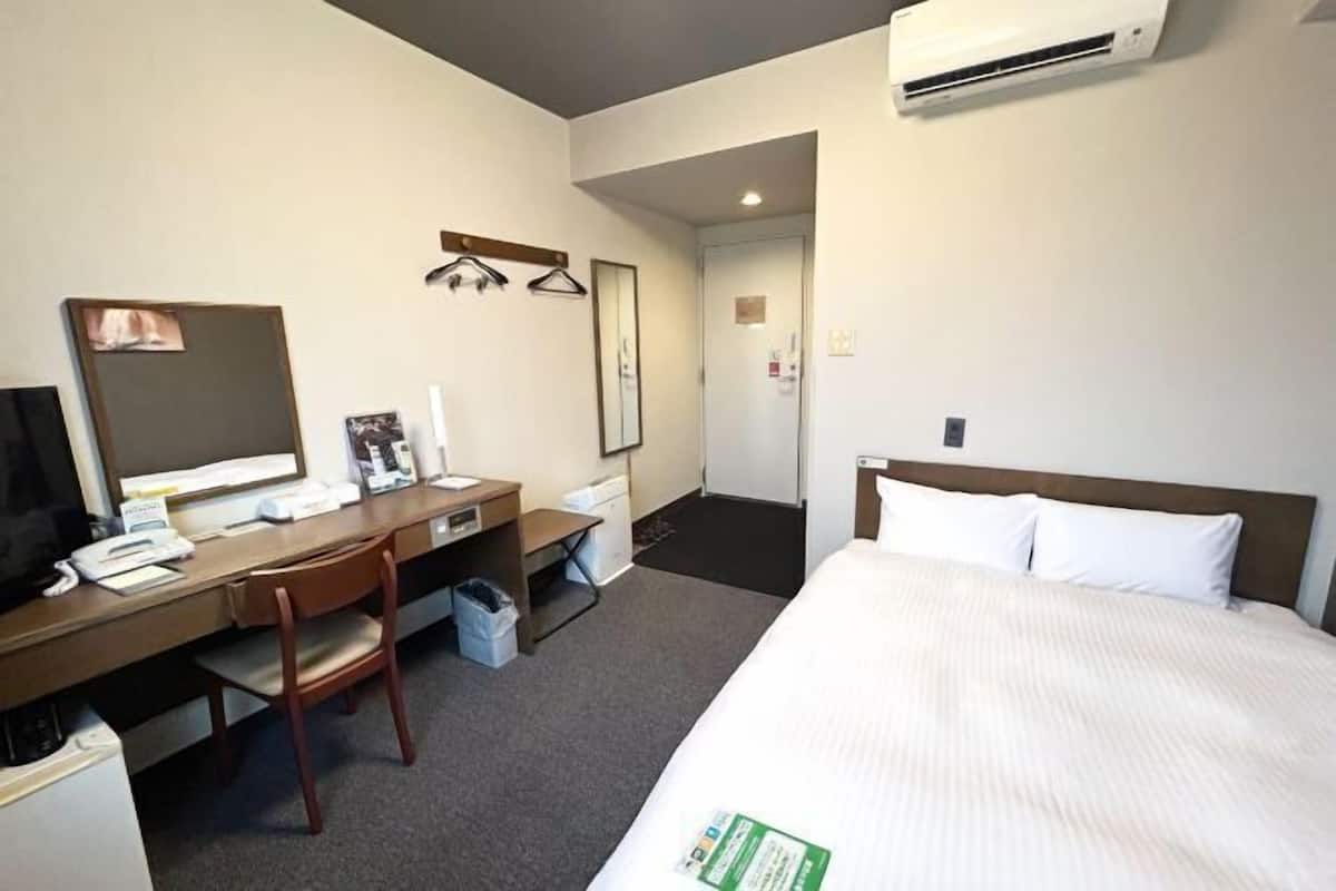 Ferros/tábuas de passar roupa, Wi-Fi de cortesia, roupa de cama