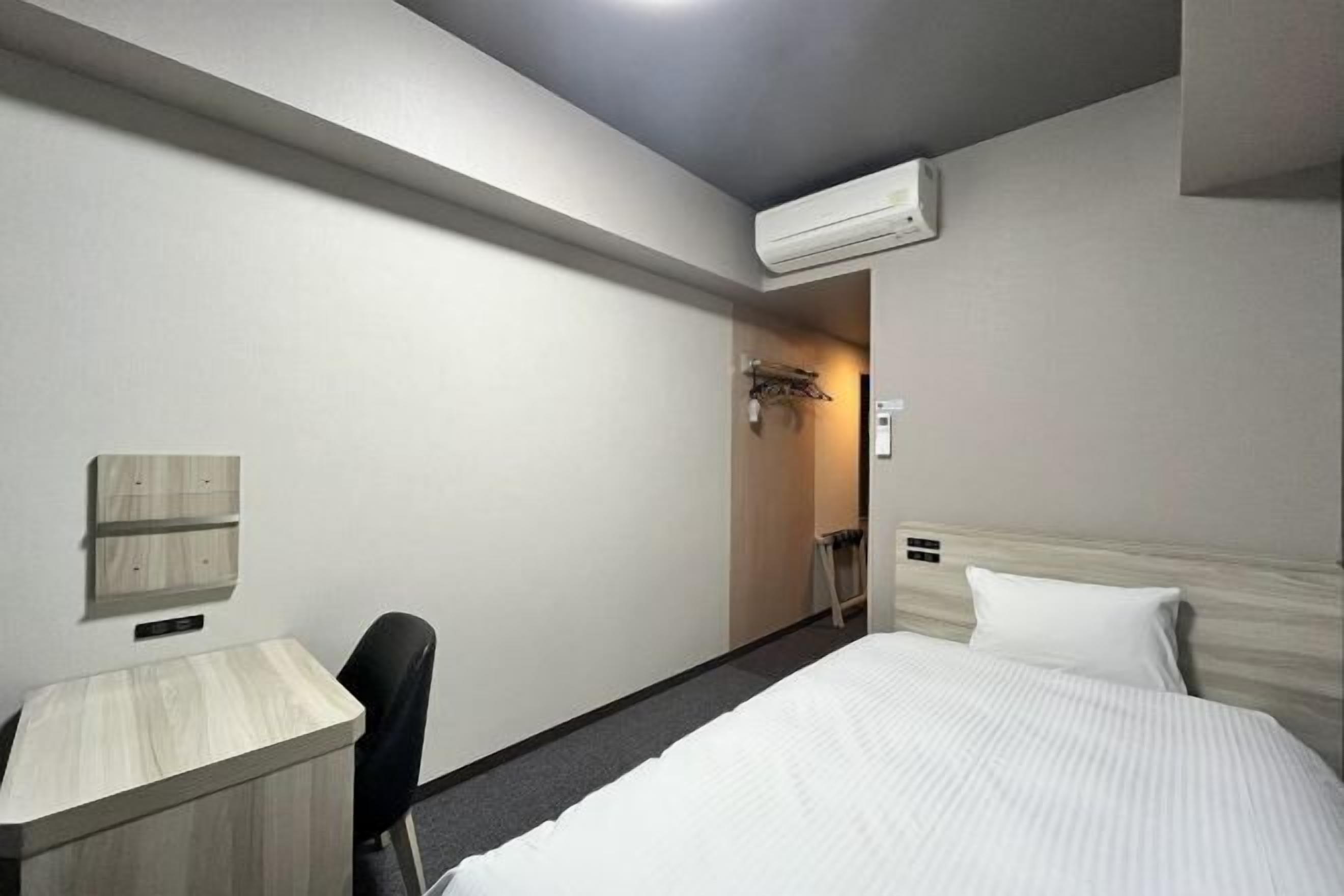 โต๊ะทำงาน, Wi-Fi ฟรี, ผ้าปูที่นอน