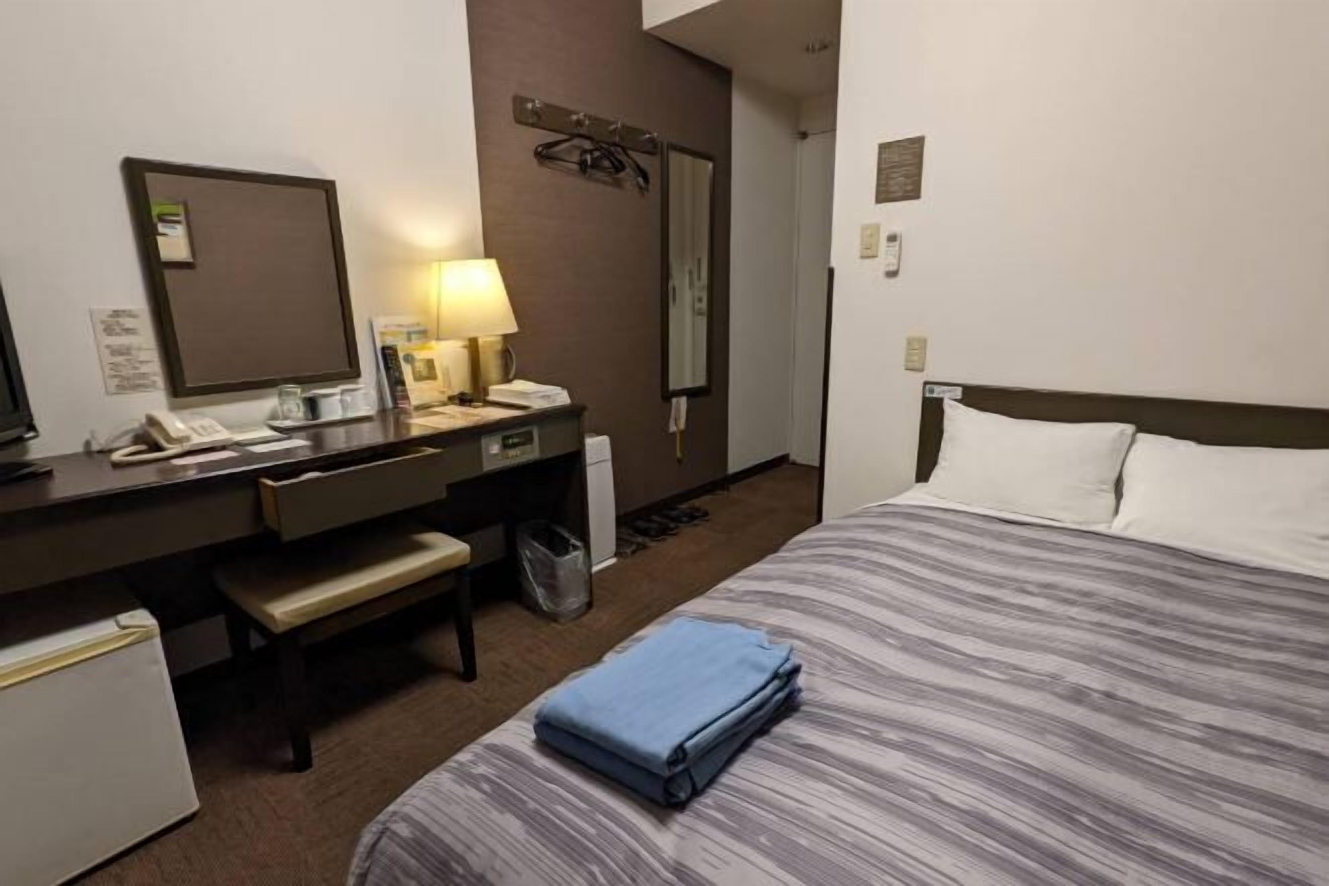 Desk, free WiFi, bed sheets