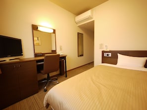 In-room safe, desk, iron/ironing board, free wired internet