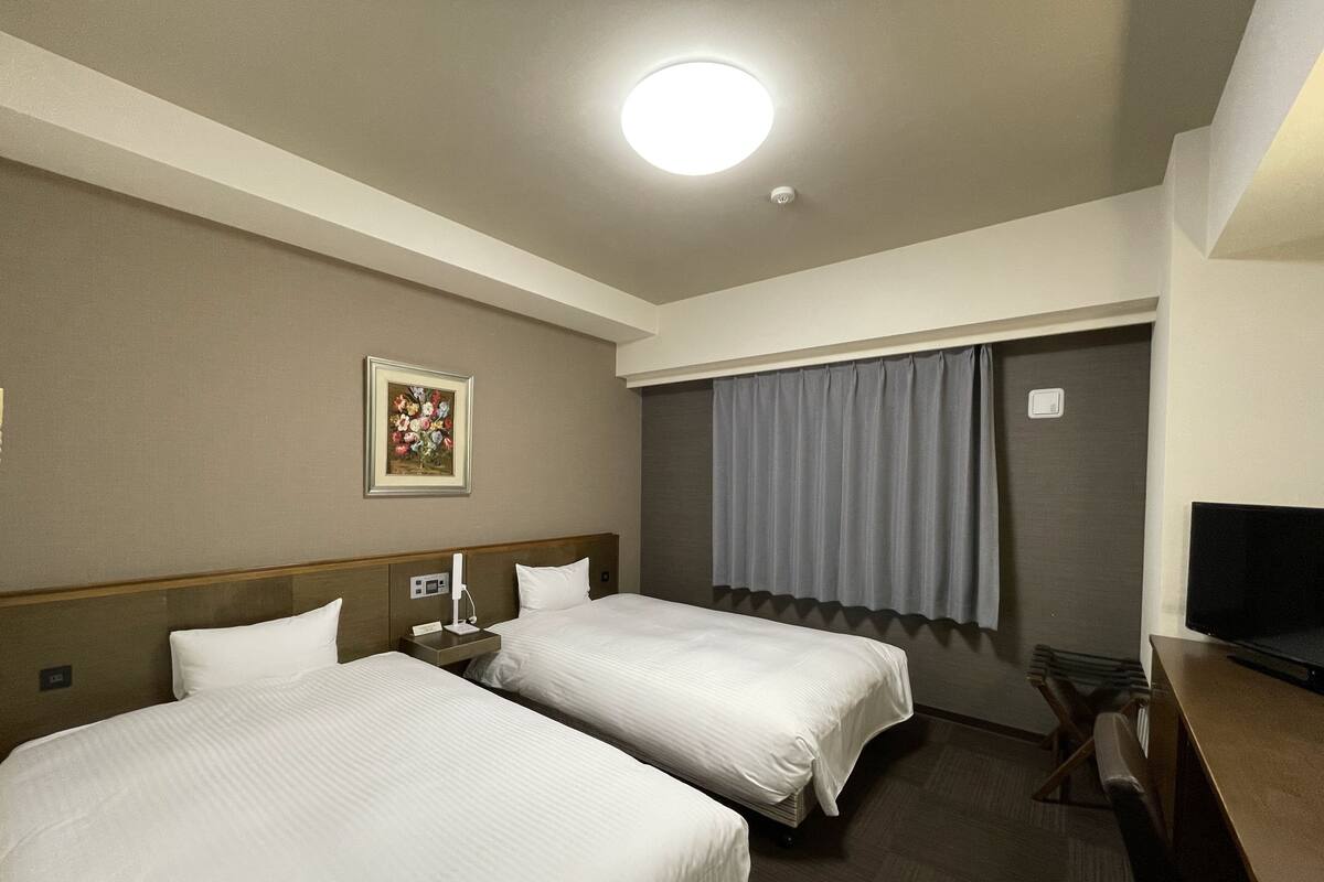 In-room safe, desk, iron/ironing board, free wired internet