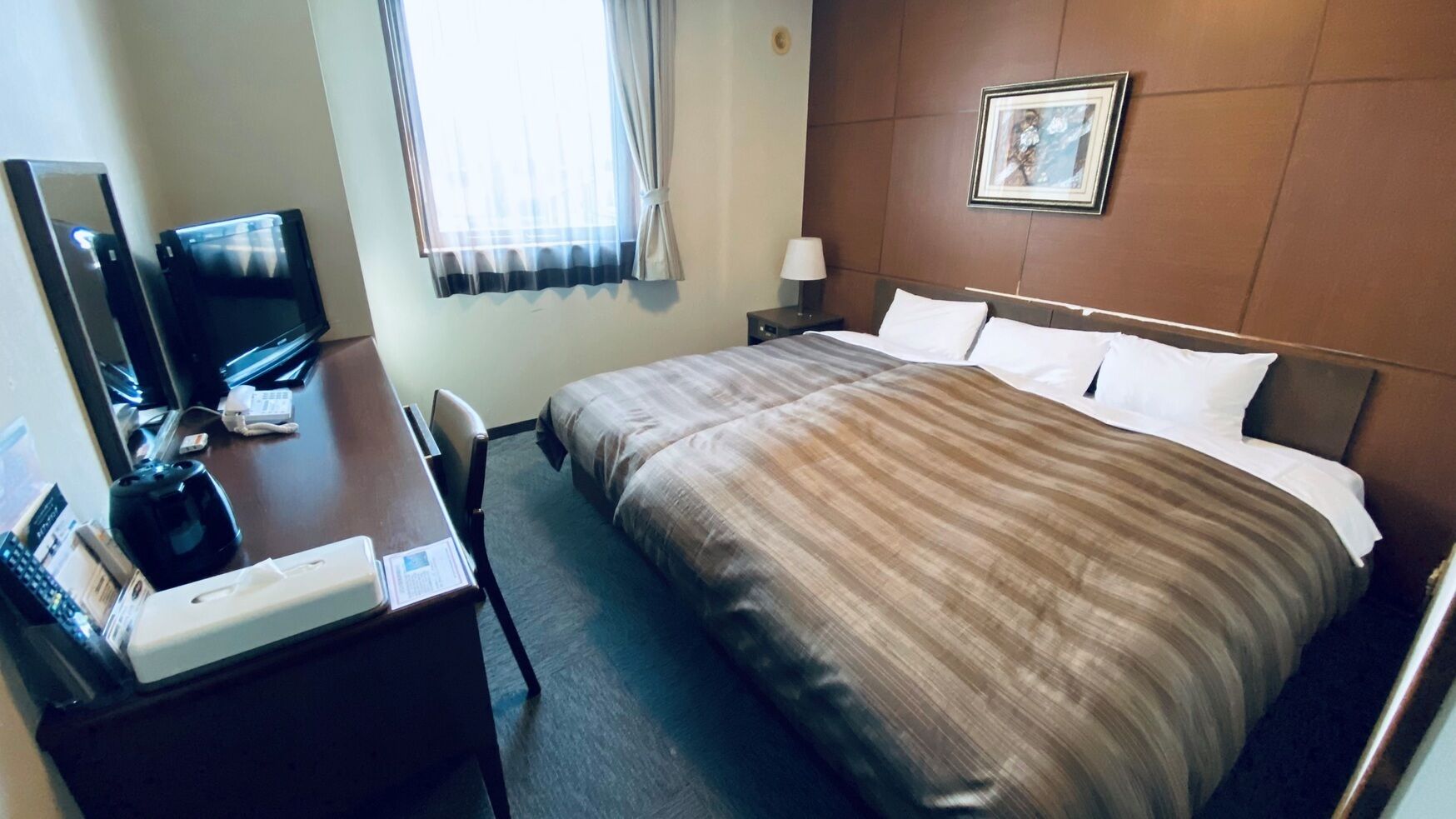 Desk, free WiFi, bed sheets