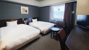 Desk, free WiFi, bed sheets - Hotel Route Inn Komagane Inter (Komagane)