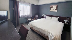Escritorio, wifi gratis, ropa de cama