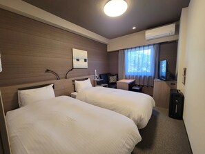 (West hall) Comfort Twin Room | Desk, free WiFi, bed sheets - Hotel Route-Inn Komoro (Komoro)