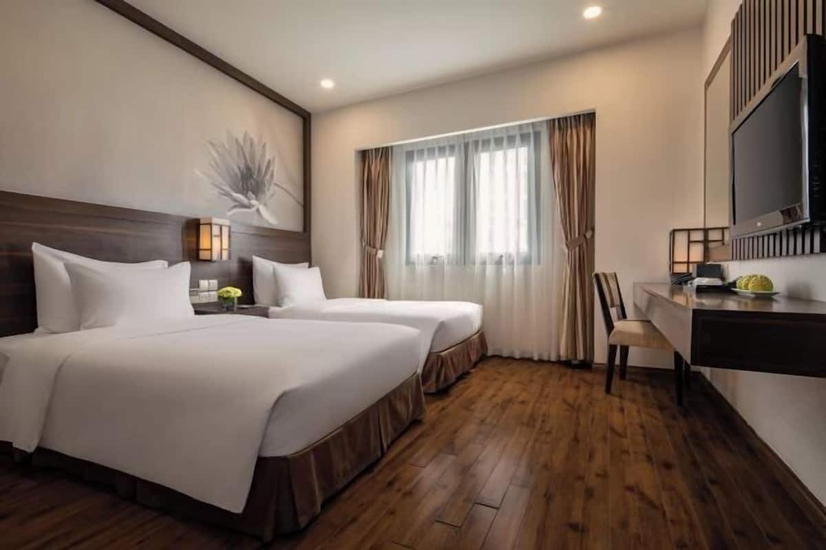 1 bedroom, premium bedding, minibar, in-room safe