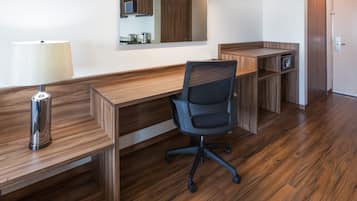 1 dormitorio, escritorio, tabla de planchar con plancha y wifi gratis