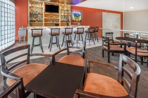 办公桌、熨斗/熨衣板、免费 WiFi、床单