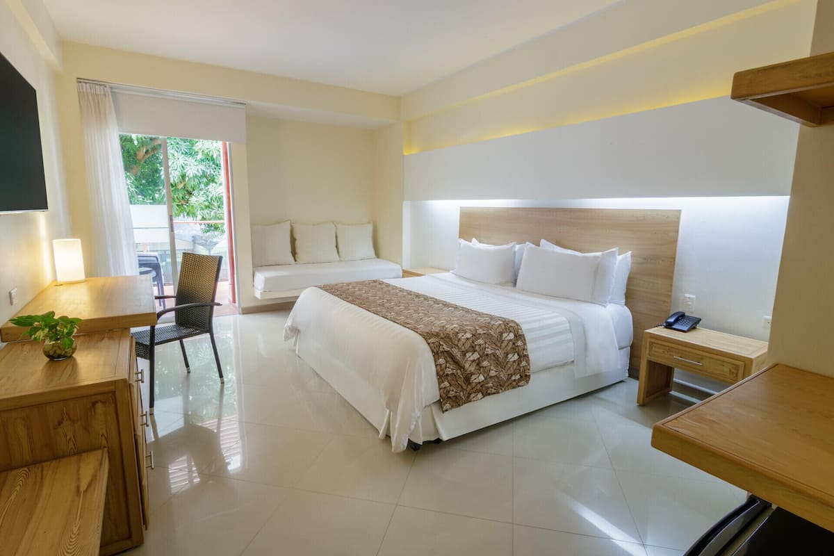 Premium bedding, minibar, in-room safe, blackout curtains
