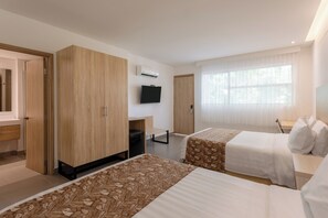 Standard Twin Room. | Premium bedding, minibar, in-room safe, blackout curtains - GHL Hotel Club El Puente (Ricaurte)
