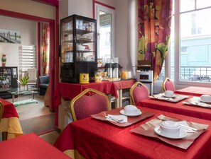 Daily continental breakfast for a fee - Montsouris Orléans Hotel (Paris)