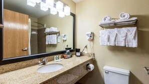 Standard Room, 1 King Bed, Non Smoking | Bathroom - Quality Inn Killeen Near Fort Hood (Killeen)