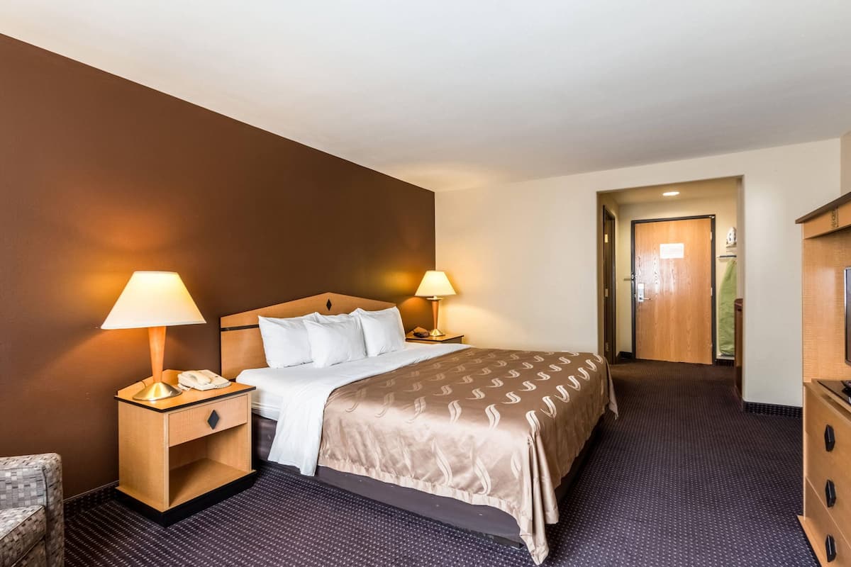 Desk, iron/ironing board, free WiFi, bed sheets