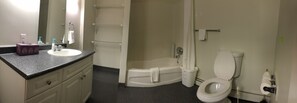 Studio, 1 lit une place, salle de bains commune | Salle de bain