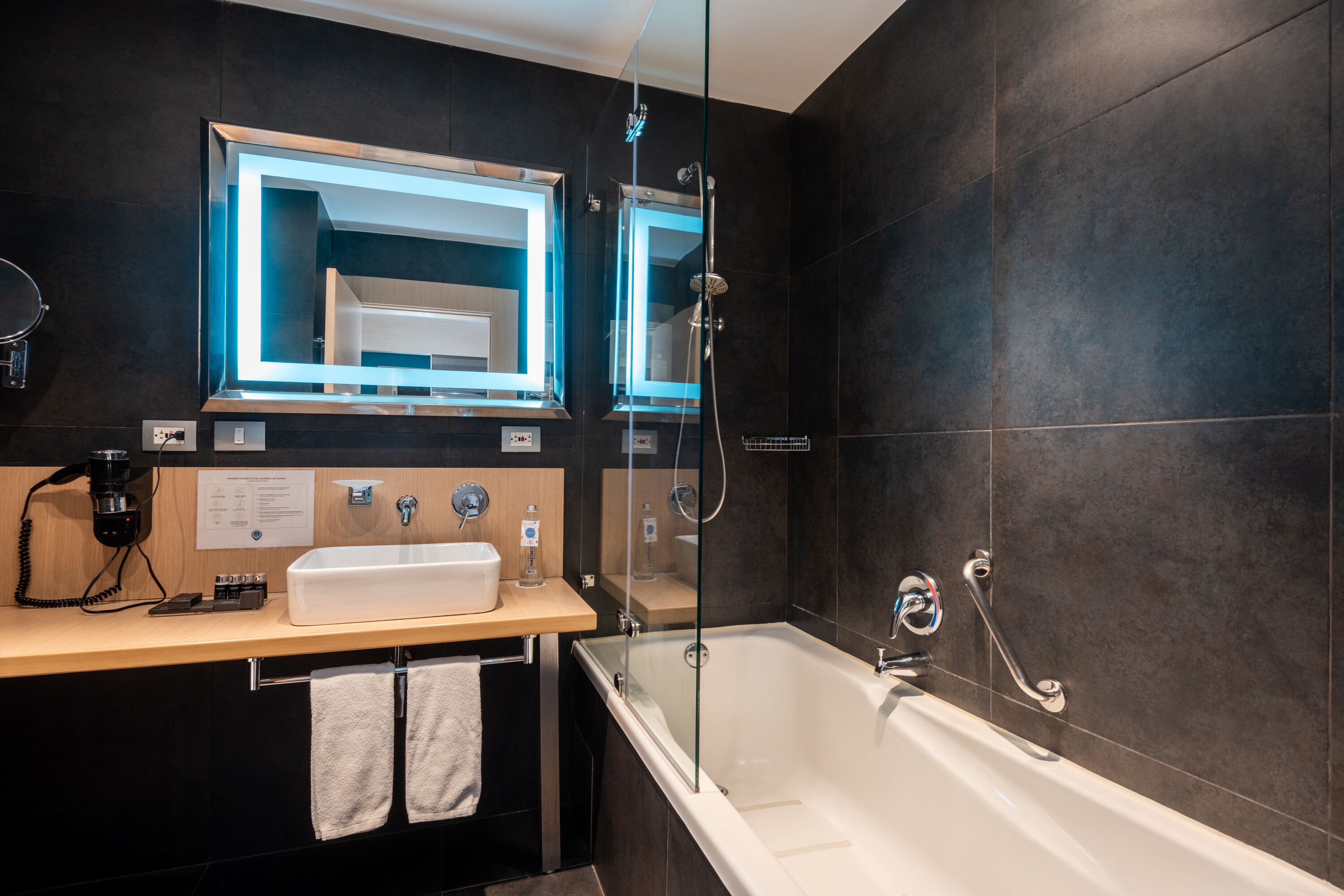 1 bedroom, minibar, in-room safe, desk