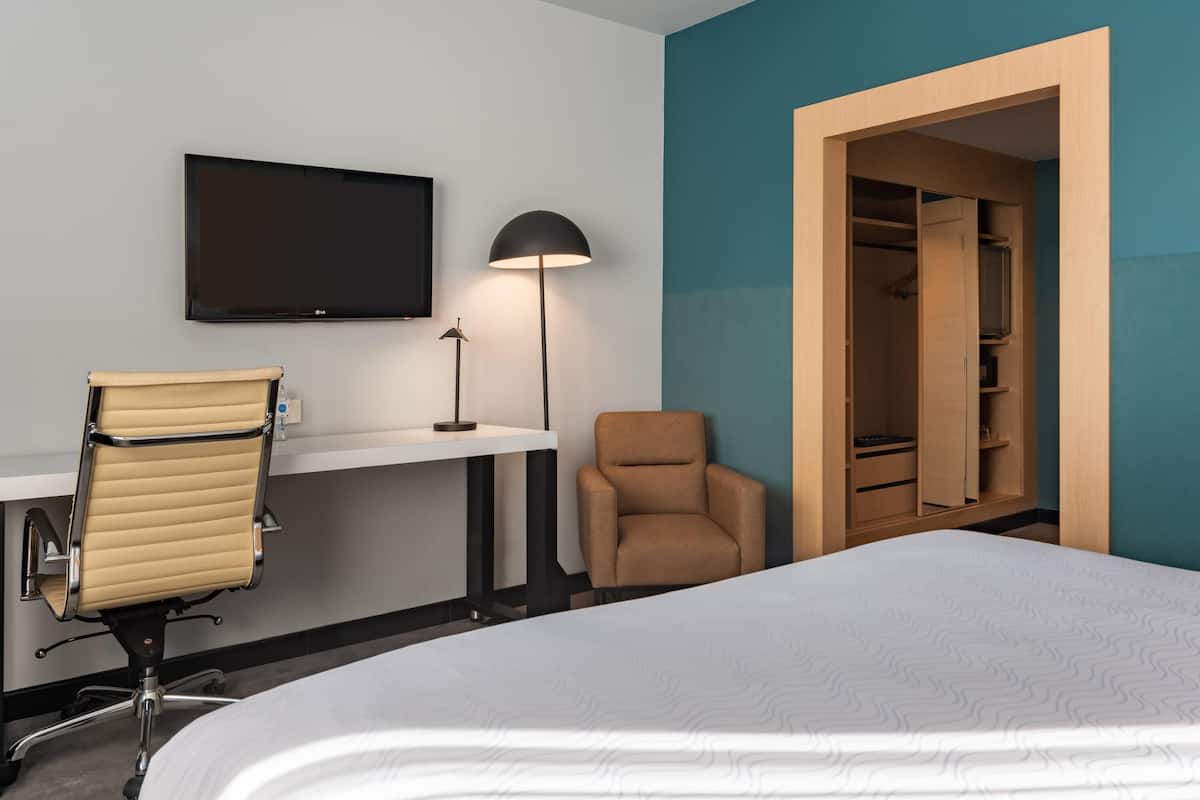Quarto superior, 1 cama King | 1 quarto, frigobar, cofres nos quartos, escrivaninha