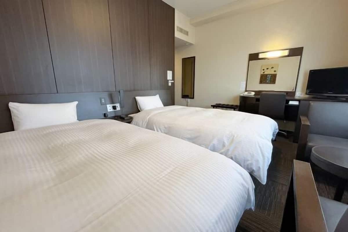 Mørklægningsgardiner, gratis Wi-Fi, sengetøj