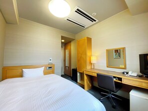 Työpöytä, ilmainen Wi-Fi, vuodevaatteet