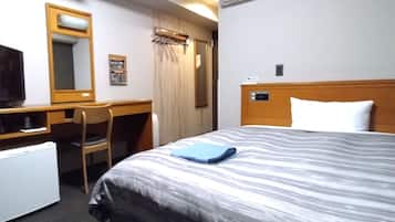 办公桌、免费 WiFi、床单