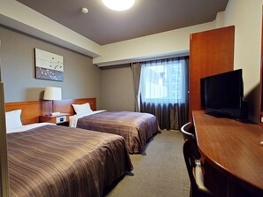 Escritorio, wifi gratis, ropa de cama