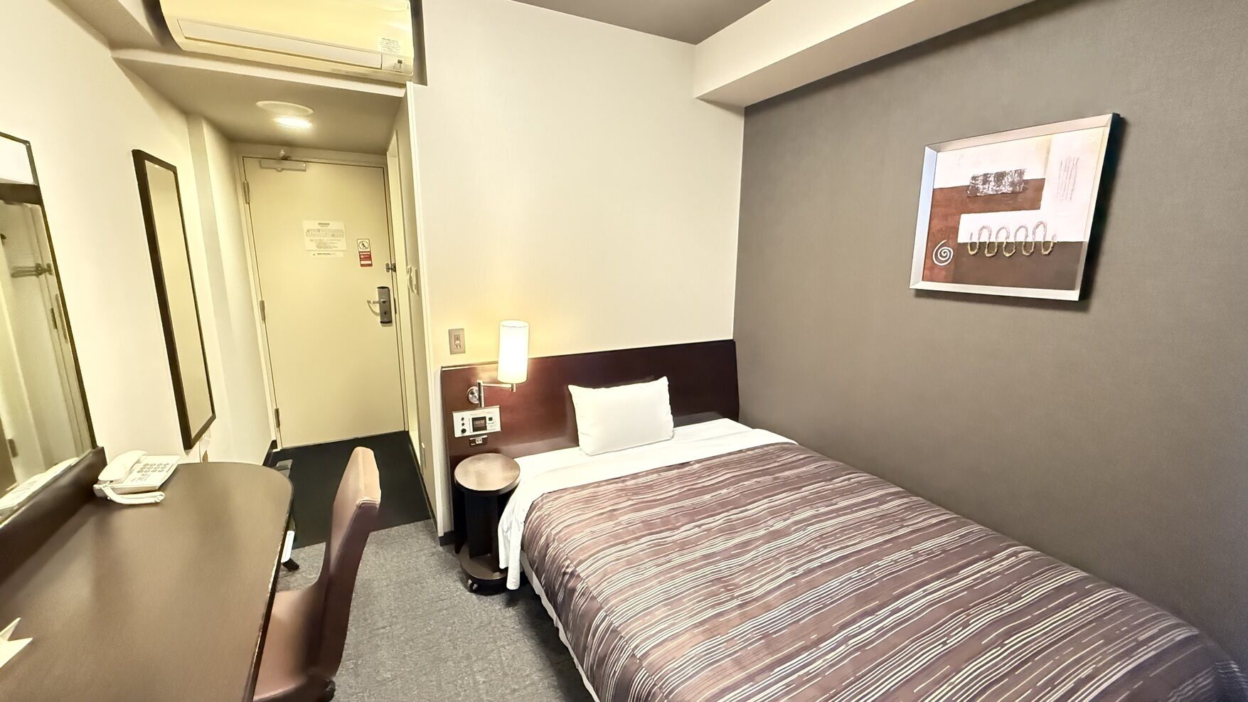 Desk, free WiFi, bed sheets