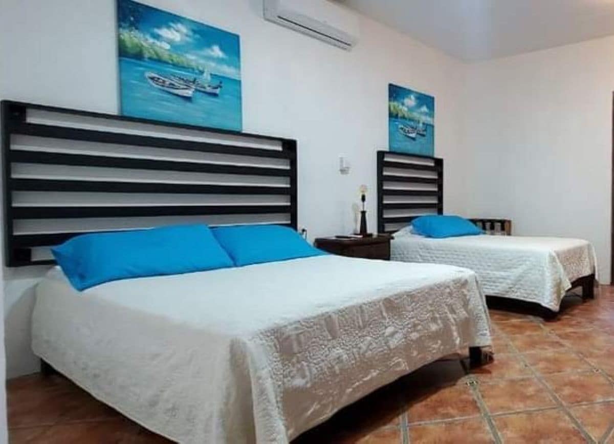 In-room safe, WiFi (free), bed sheets