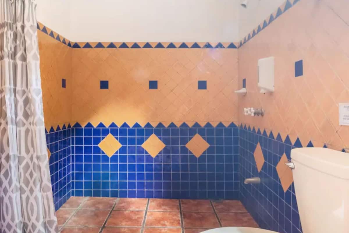 standard room, 1 bedroom | bathroom | shower, free toiletries, towels