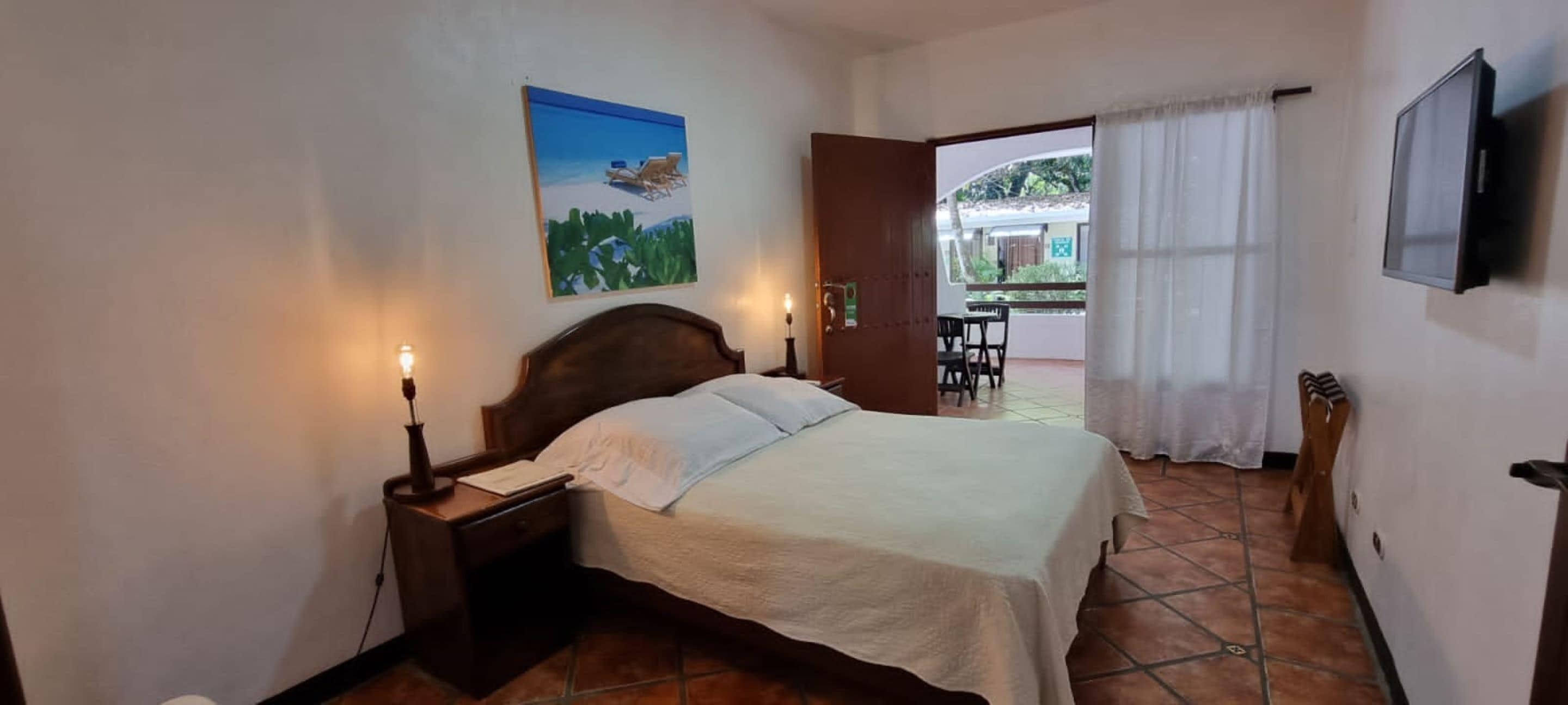 habitacion estandar cama matrimonial | in-room safe, free wifi, bed sheets
