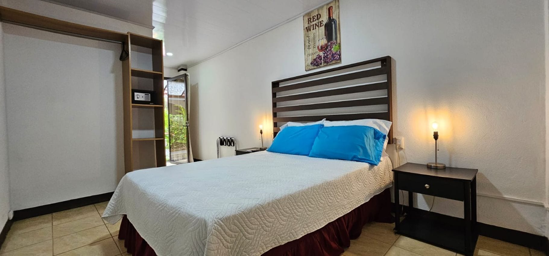 In-room safe, WiFi (free), bed sheets