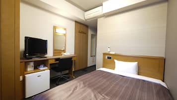 Desk, free wired internet, bed sheets