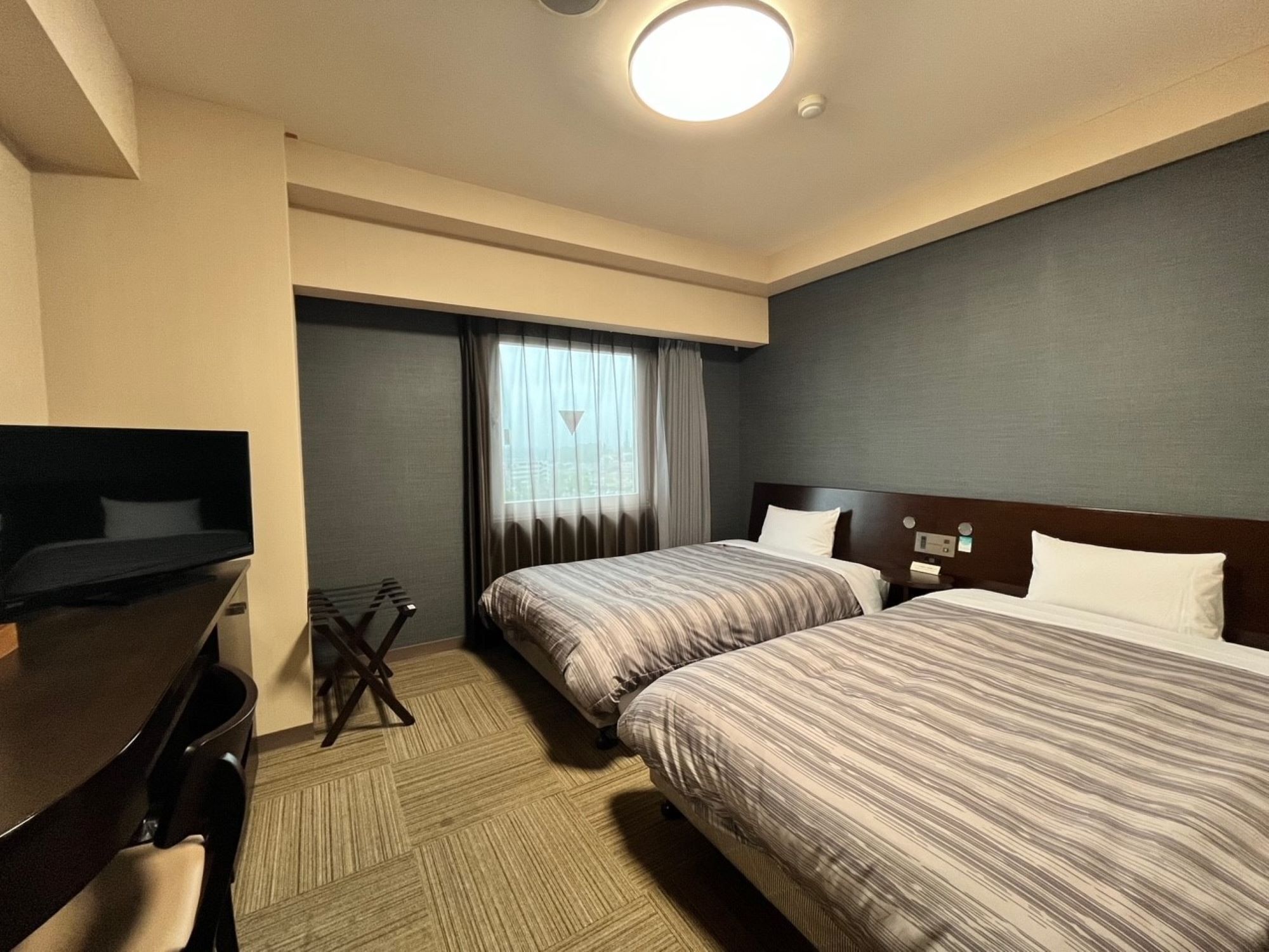 Bureau, Wi-Fi gratuit, draps fournis